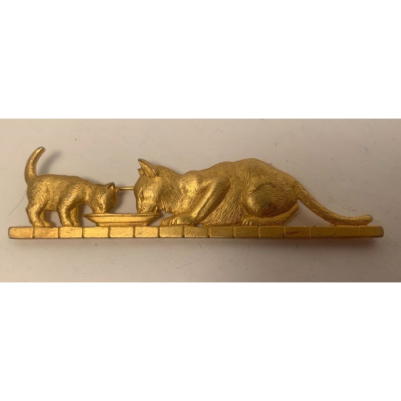 Jj Cat Brooch Gold Tone Pin Cats Drinking 3 1/2